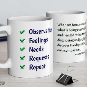 Tazza sulla comunicazione non violenta, tazza da caffè CNV, tazza con citazione di Marshall Rosenberg, regalo sulla comunicazione non violenta, tazza per terapeuta, tazza da tè per consulente