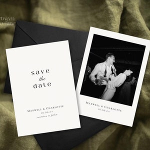 Pode incluir: Um cartão de "Save the Date" com uma foto em preto e branco de um casal dançando. O texto no cartão diz "Save the Date" e "Maxwell & Charlotte 18.06.24".