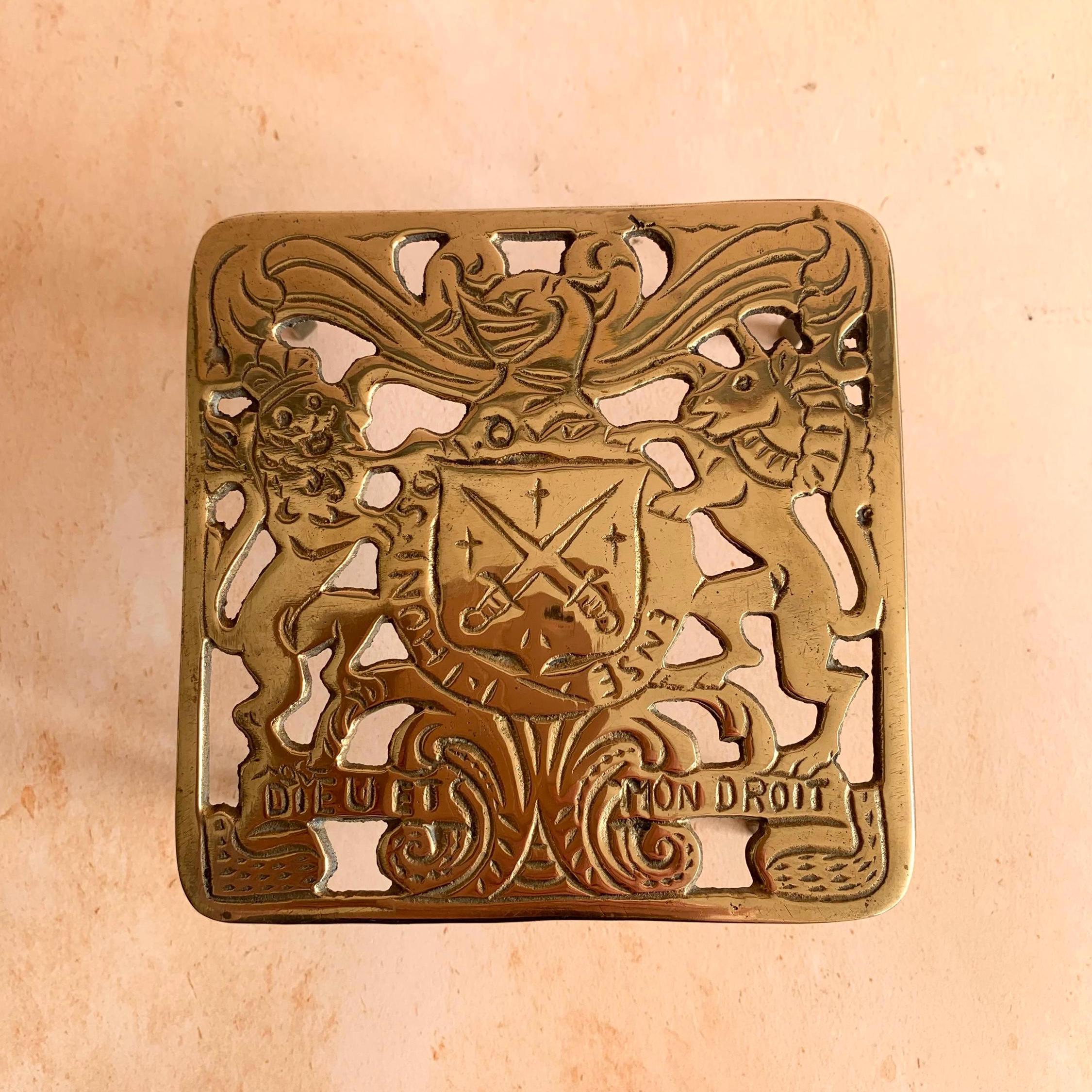 ヴィンテージブローチ イギリス紋章 dieu et mon droit B65 ヴィンテージブローチ イギリス紋章 dieu et mon droit B65
