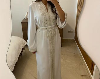 Marockansk lyxig brudkaftan: Nikah-klänning • Muslimsk brudklänning • Anspråkslös bröllopsabaya • Dubai-klänning för speciella tillfällen