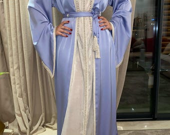 Nikah-klänning och lyxig marockansk kaftan — Muslimsk brudklänning, blygsam bröllopsabaya, Dubai-klänning för brudar | Blåvit kaftan, Eid-present
