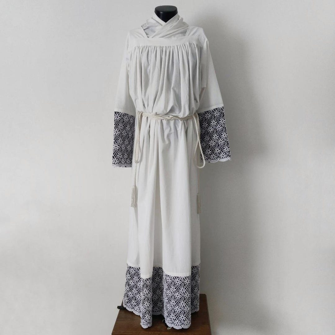 Roman Lace Alb With Amice and Black Background Fabric - Traditional ...