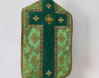 Green roman chasuble with set