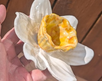 White Yellow Ceramic Daffodil Wall Hanging Frost-Proof Sculpture For The Home And Garden