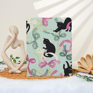 Bow and Cat iPad Case for 2025 A16 iPad 11/10/9/8 Gen Air 7/6/5 13&quot; 11&quot; 10.9&quot; Pro 12.9 Inch 2025 M3 M4 Mini 6/7 with Pencil Holder Cover