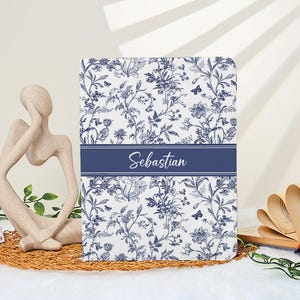 Mist Blue Custom Name iPad Hülle mit Stifthalter für 2025 Pro/Air, iPad Mini 6/7 8.3&quot; Case, iPad Pro 2024/2025, iPad 10/9/8 Cover