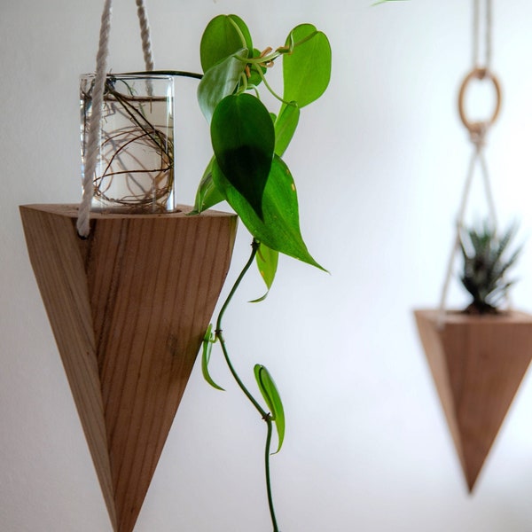 Stylish Macrame Hanging Planter - Indoor Bohemian Decor Plant Holder, Perfect for Urban Jungle, Sustainable & Chic