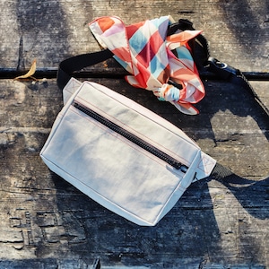 Bum bag sewing instructions made of SnapPap, 100% vegan, bucket bag, pattern and instructions for women, men, children in German.