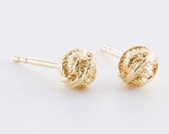 Wool ball earrings, made of 925 silver, rose gold or yellow gold gold plated. Studs simple and filigree for every day