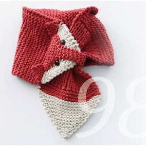 Knitting pattern for a fox scarf. In English. Scarf for girls and boys. Step by step explained. With a small knitting school.
