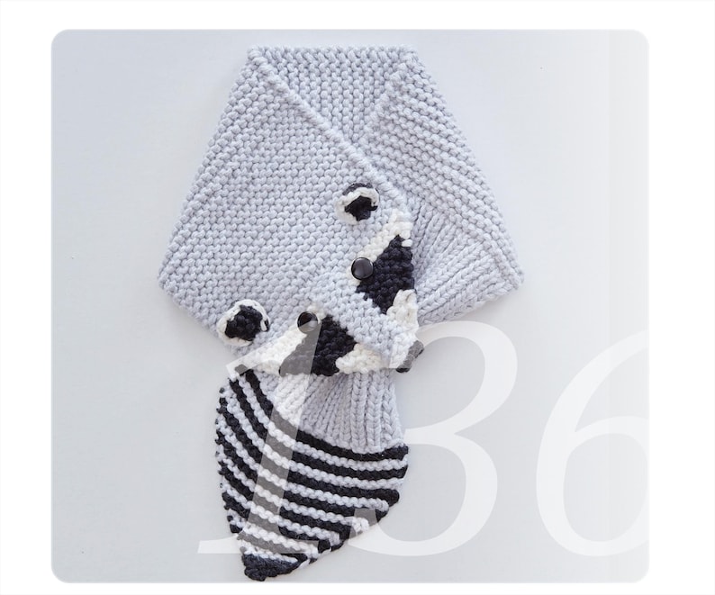 Einen Waschbären Schal für Kinder stricken. Eine einfache Strickanleitung von Knit Kit