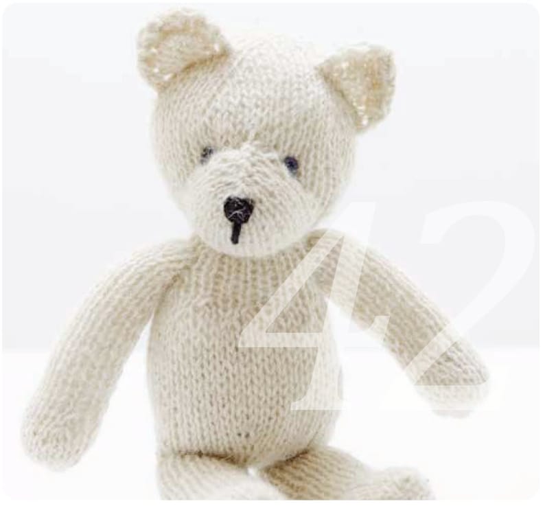 Strickanleitung für einen klassischen Teddybär. Kuscheltier Bär zum Nachstricken mit Strickanleitung und Strickschule in Deutsch Bild 1