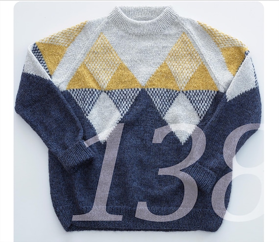 Deutsche Strickanleitung Raglan Pullover Im Geometrischen Muster - Main Image