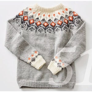 Norweger Pullover Strickanleitung mit Blumen in der Rundpasse