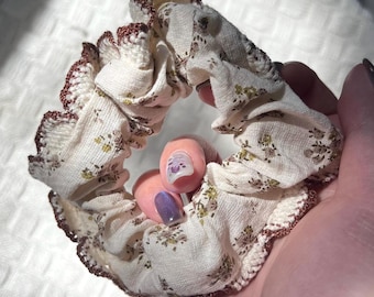 Vintage Floral Scrunchie: Lace Cotton Hair Tie