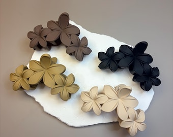 2 or 4 set Matte Flower Hair Claw Clip, Neutral Floral Hair Clips, Minimalist Hair Accessory for Women