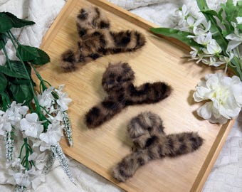 Fuzzy Leopard Hair Claw Clip – Plush Faux Fur, Fall Winter Accessory
