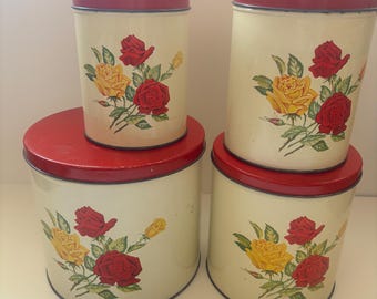 Set di 4 barattoli impilabili in latta stile vintage MCM con motivo a rose rosse e gialle, decorazione per la cucina in stile rustico.