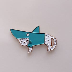 Shark cat pin - White