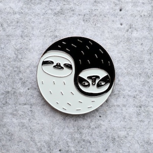 Enamel pin - yin yang sloths