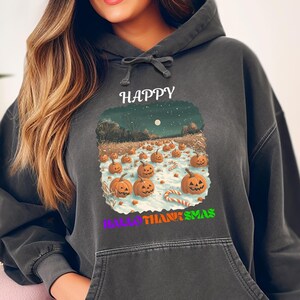 Happy Hallothanksmas Hoodie | Happy Halloween Thanksgiving Christmas Hoodie, Koszulka na Święta, Zabawny prezent na Halloween, Hallothanksmas