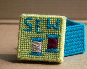 Grandma's Sewing Kit | Plastic Canvas Embroidery : Pattern PDF