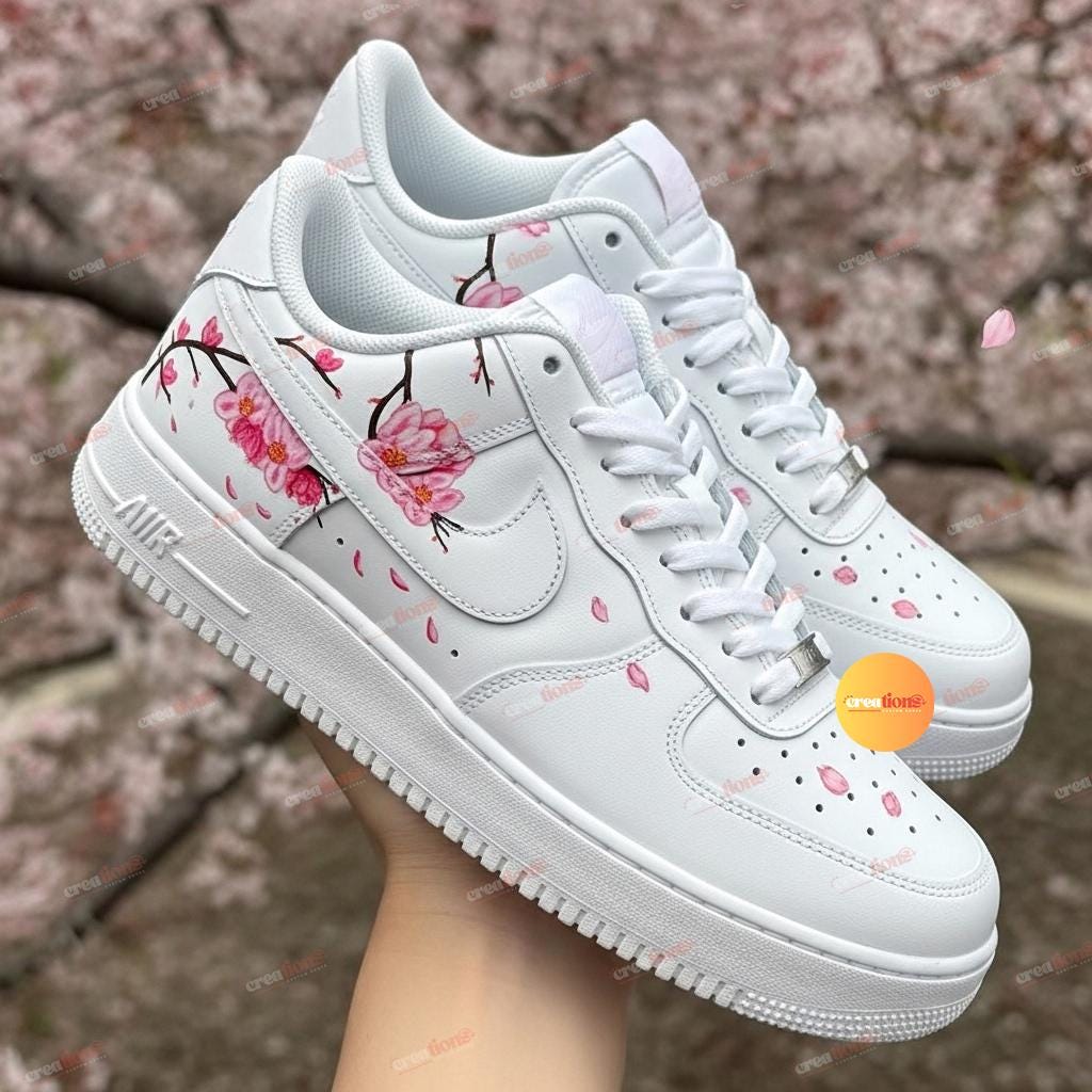 靴 NIKE AIR FORCE 1 SAKURA Nike's Air Force 1 'Ueno Sakura' was one of the most