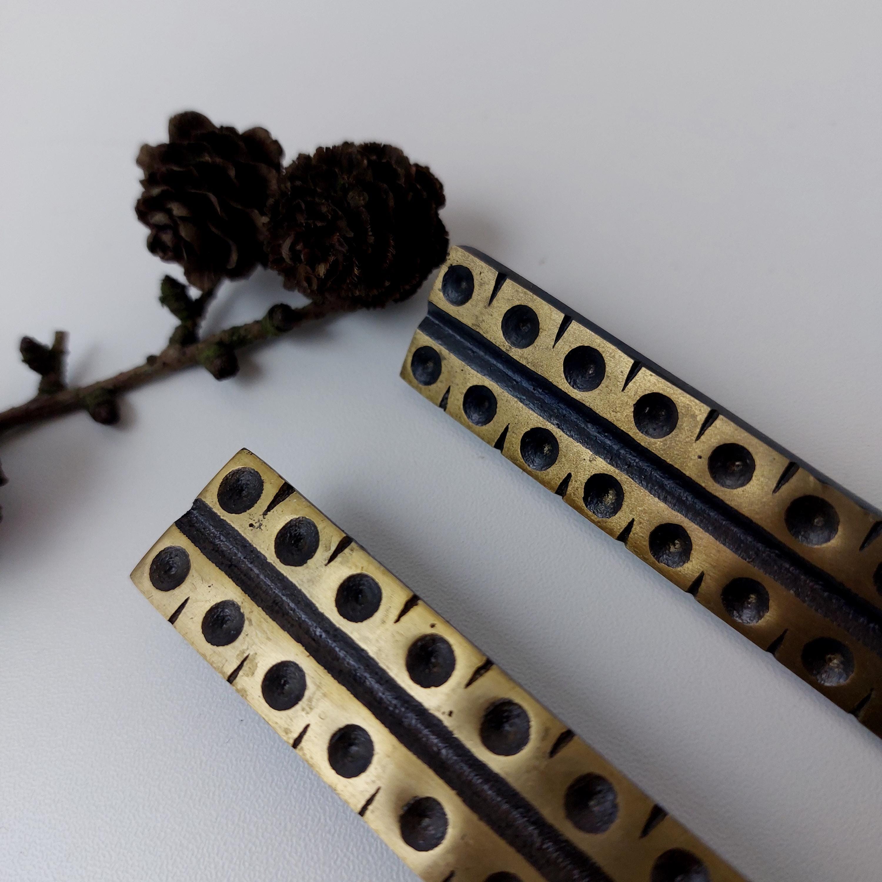 ヴィンテージ スカンジナビア タペストリーハンガー：真鍮製カラー