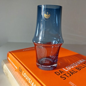 中古 Holmegaard | ガラスの花瓶 | Arc | スモーキーダークブルー | カラーグラデーション | デンマークデザイン | Sebastian Holmbäck | デンマークのガラス製品デザイン |