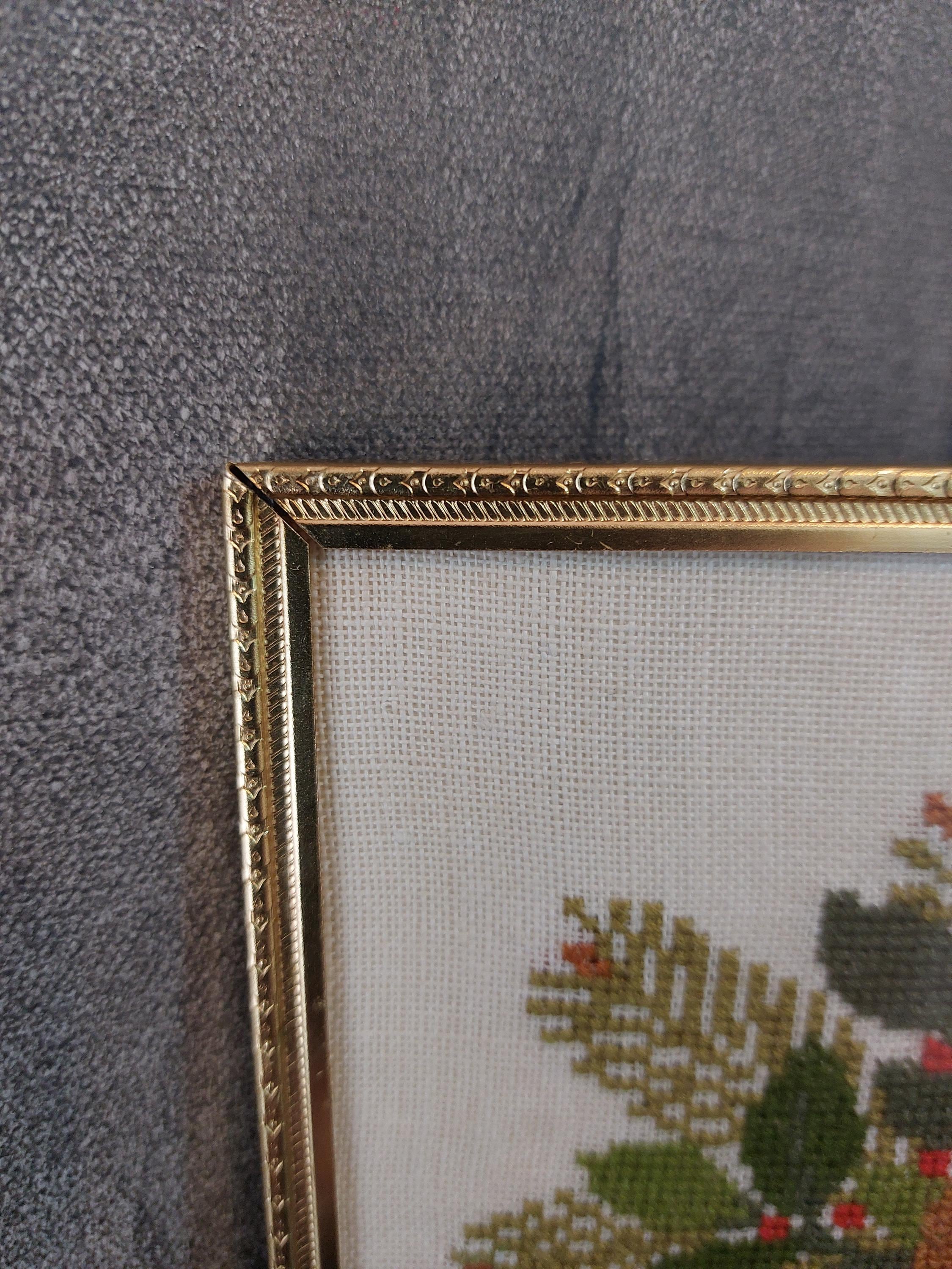 ヴィンテージデンマーククロスステッチ刺繍：額入り花柄バスケット