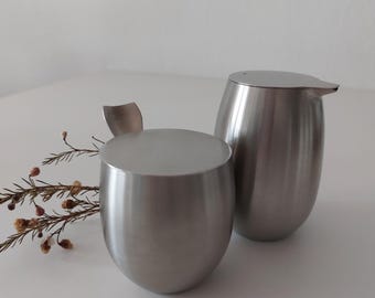 Vintage Bodum | Columbia | Creamer and Sugar Bowl with Spoon | Design Carsten Jorgensen | 1980s | Stainless Steel |