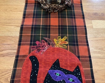 Halloween Black Cat Plaid Table Runner, Fall Decor Pumpkin Linens