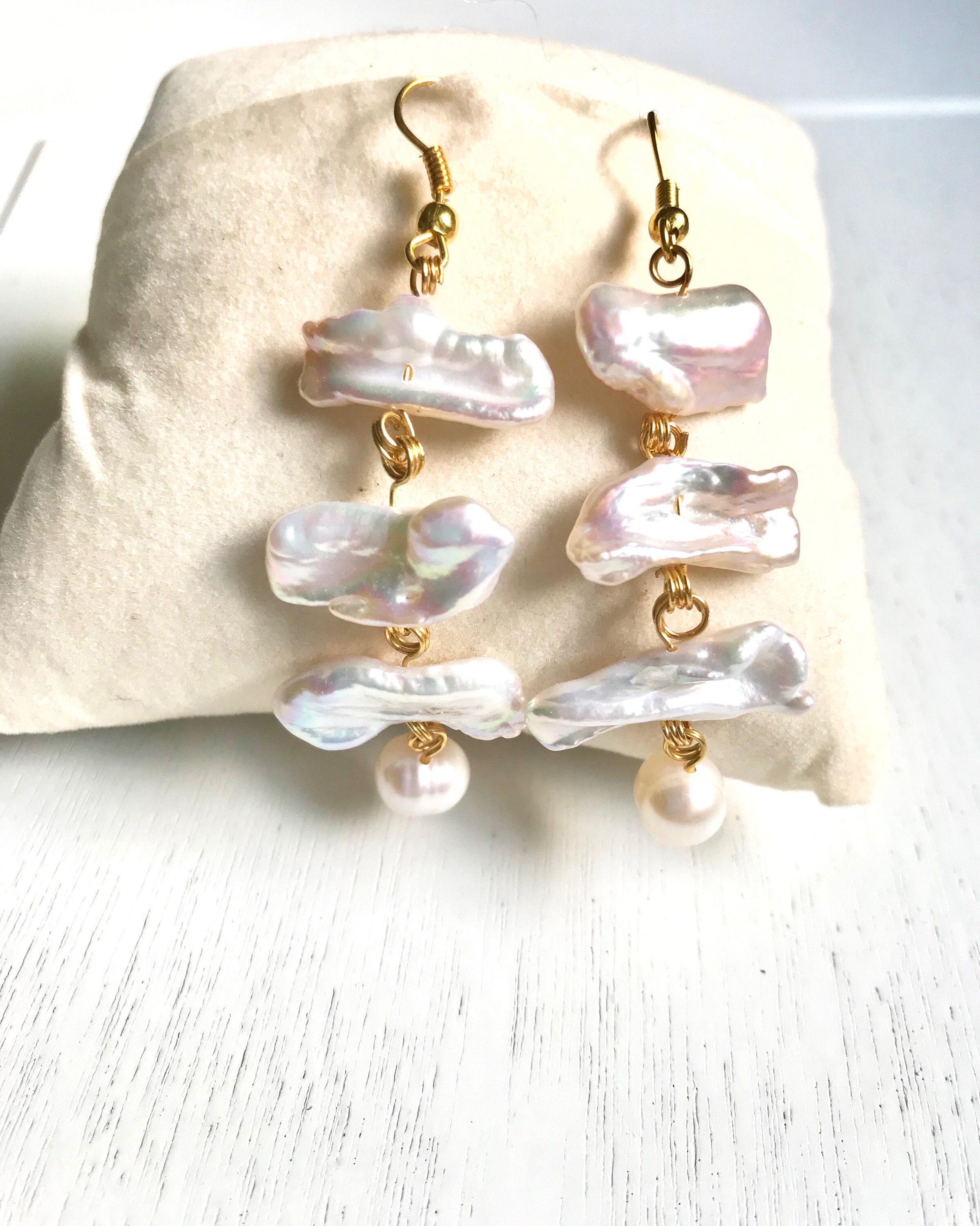 Eleganti orecchini pendenti donna argento 925 e perle di acqua dolce, orecchini fatti a mano, orecchini argento grezzo, orecchini nuziali - Italia