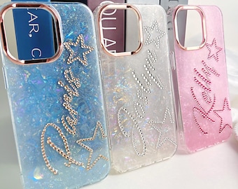 Custodia per telefono personalizzata con ciondolo a forma di monogramma di cristallo con nome personalizzato e stelle in strass, iniziali carine, per iPhone 16, 15, 14 Plus, 13, 12 e 11 Pro Max.