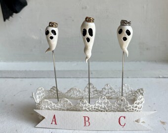 Ghost with Crown Pins : Your Choice of A, B, or C
