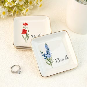 Personalised Birth Flower Ring Dish Bridesmaid Jewelry Dish for Wedding Favors Custom Watercolor Floral Ring Holder Brithday Gift for Her