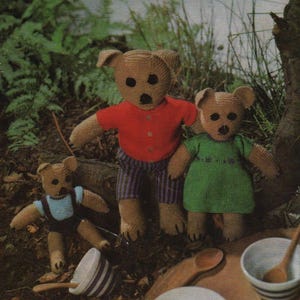 Three Bears vintage knitting pattern, Mother, father and baby. 1970's (PDF Download)