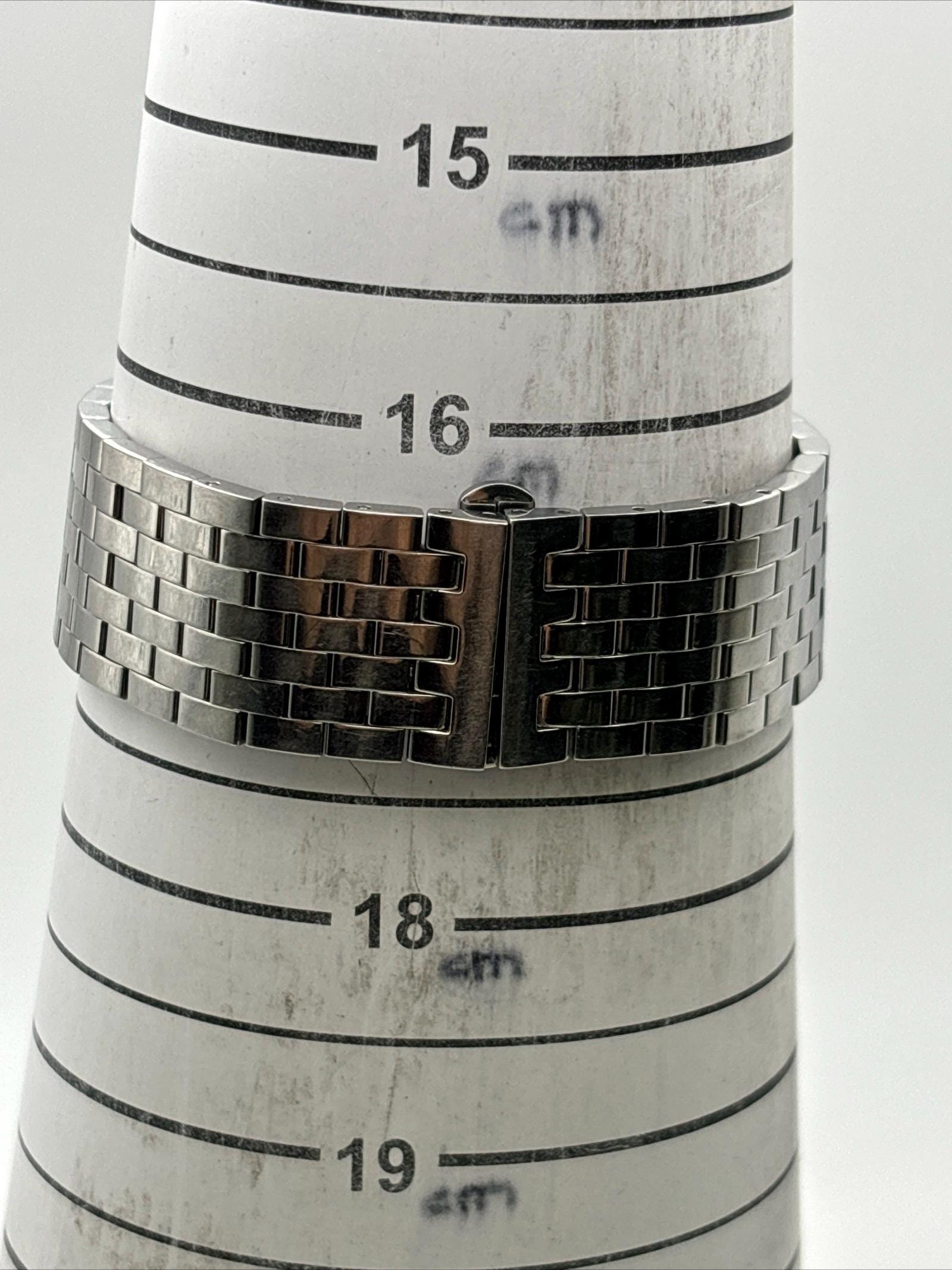 Gucci 5200M.1 Quartz Men Watch - Etsy