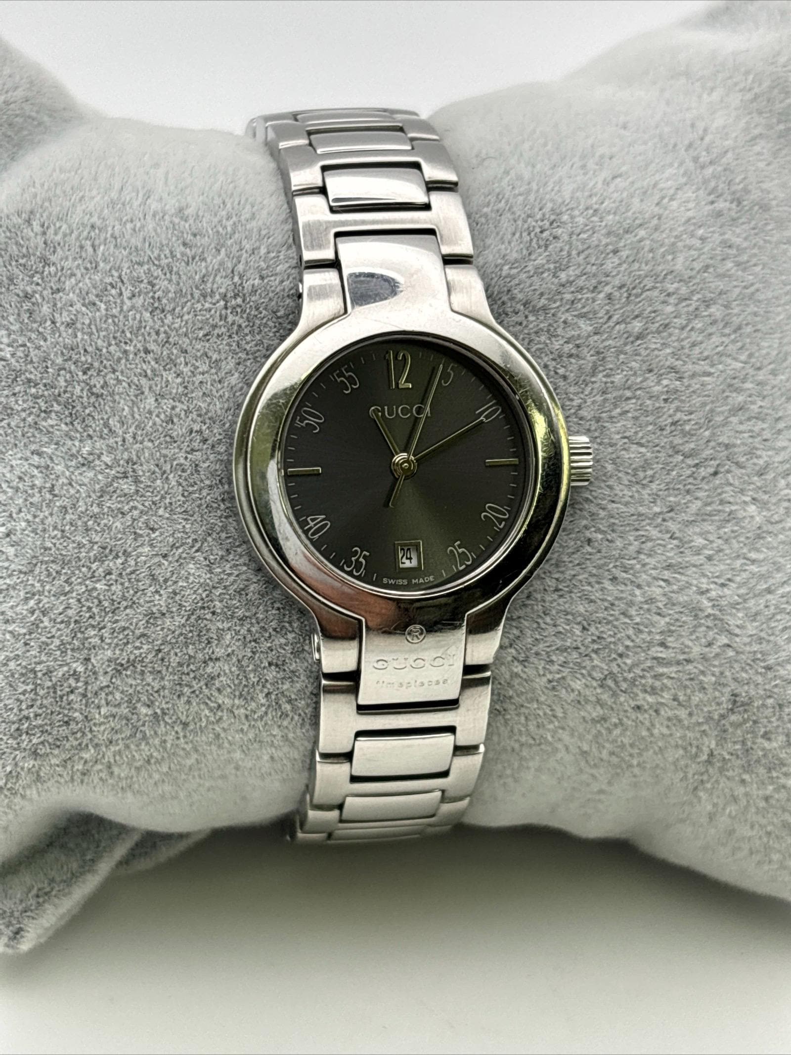 Gucci 8900L Quartz Women's Watch - Etsy