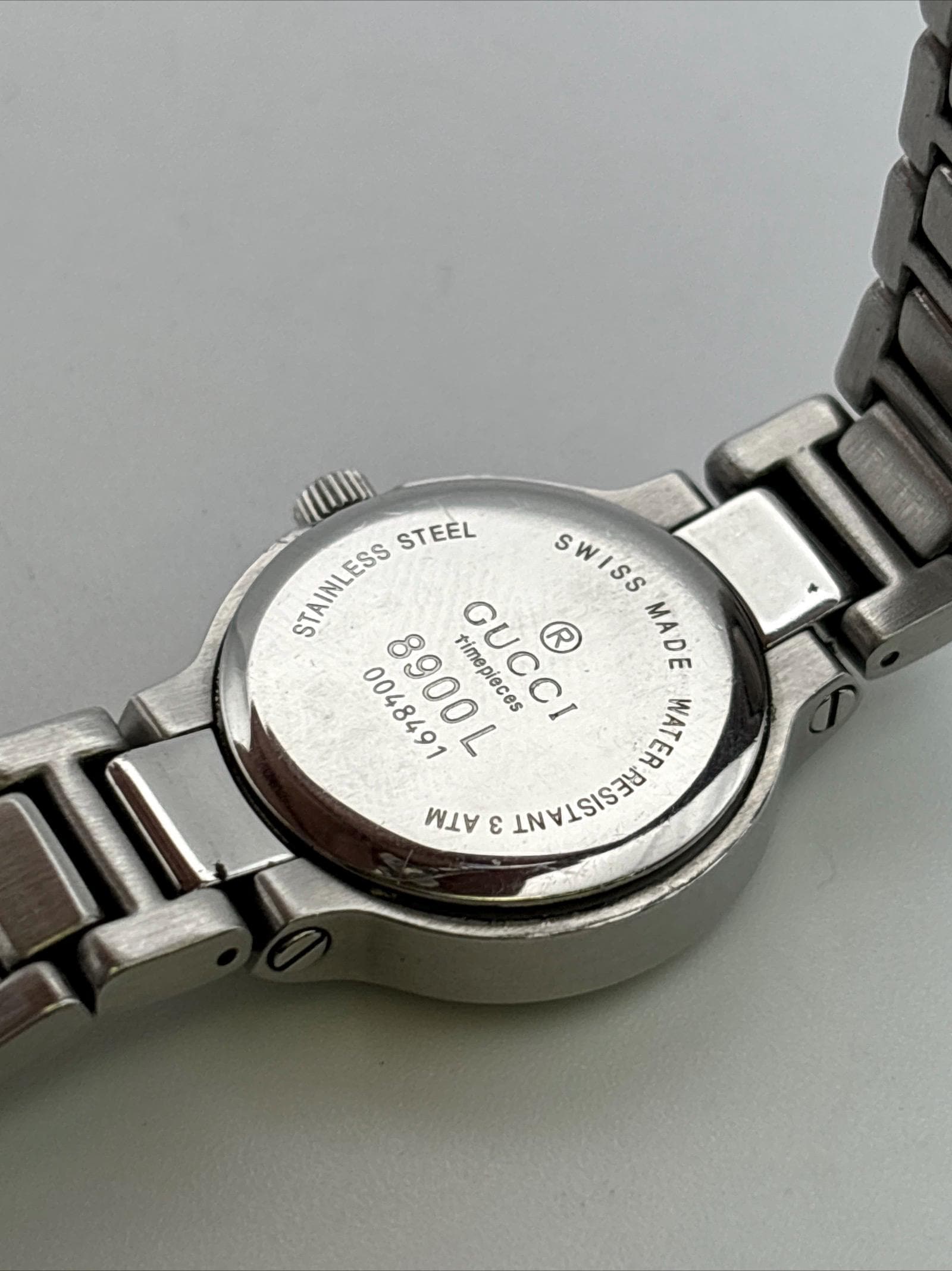 Gucci 8900L Quartz Women's Watch - Etsy