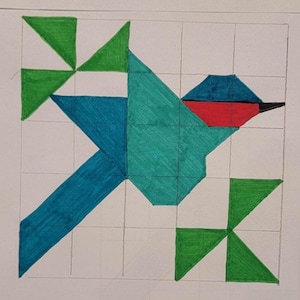 Könnte beinhalten: Eine geometrische Zeichnung eines Vogels in Blau-, Grün- und Rottönen. Der Vogel besteht aus verschiedenen Formen, darunter Dreiecke und Vierecke, vor einem Rasterhintergrund. Der Schnabel des Vogels ist schwarz.