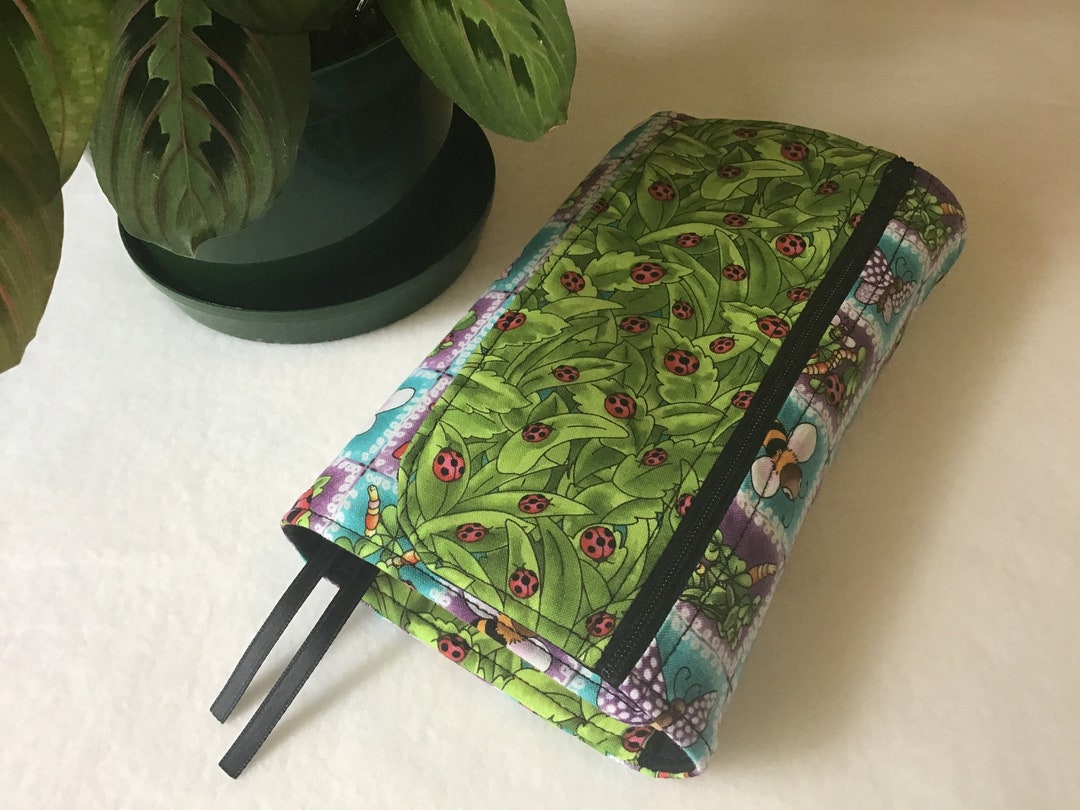 Ladybugs Small Book Cover, Zipper Pocket for Reading Glasses, Wraps