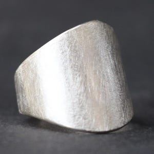 Breiter Silberring mattiert – Schlichter Damenring aus 925 Sterling Silber – Bandring Handmade – Minimalistischer Ring Geschenk, 925 Silber