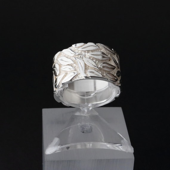 Breiter 925 Silberring Damen – Handgefertigter Bandring mit Blattmuster | Massiver Ring Natur Schmuck – Unisex | Made in Germany -