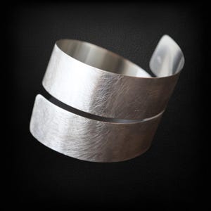 Silver bangle made of 925 sterling silver – Open bangle for women – Flexible bangle – Wide bangle – Handmade in jeweler quality