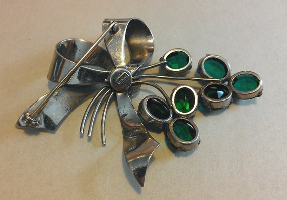 Large 1940s Sterling Brooch Ribbon Motif with Gre… - image 3