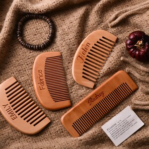 Peine de madera personalizado tallado a mano, juego de peines de madera personalizado, peine tallado personalizado, herramientas ecológicas para el cabello, peine de madera de durazno, regalo único para mujeres