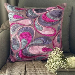 Funda de cojín con bordado de lentejuelas de seda morada, diseño abstracto, 40,6 x 40,6 cm, estilo art déco - Royal Obsession