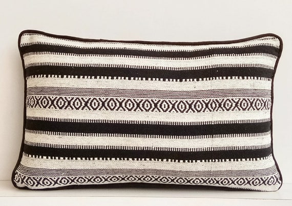 Oblong sofa pillows deals