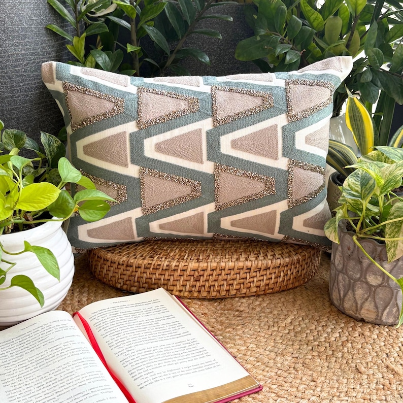 The HomeCentric Trivault Lumbar Throw Pillow Cover - Thumbnail 2